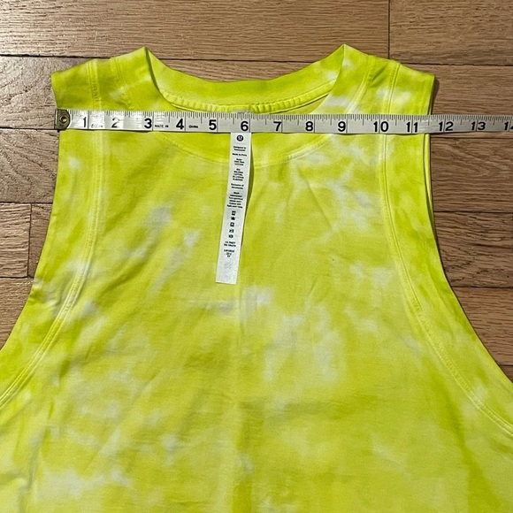 Lululemon Vibrant Yellow Sleeveless Crop Top Women’s 6 - Picture 4 of 6